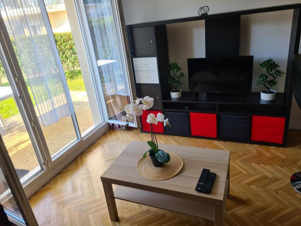Appartement Avec Rez De Jardin A Disneyland モンテヴラン エクステリア 写真
