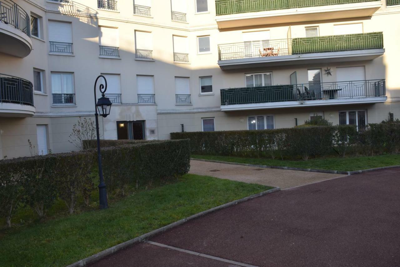 Appartement Avec Rez De Jardin A Disneyland モンテヴラン エクステリア 写真